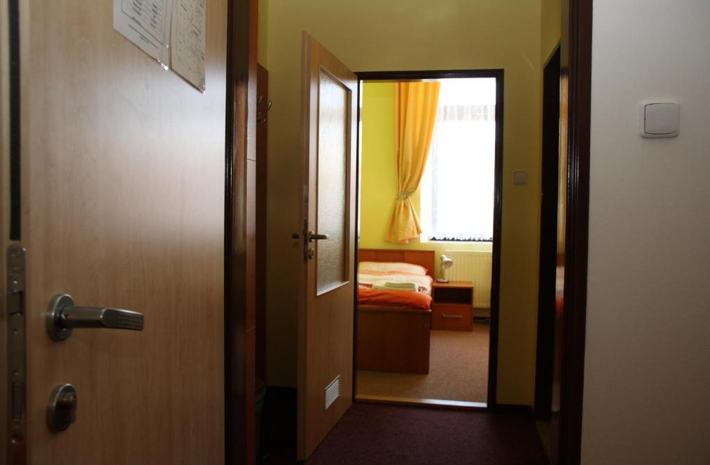 Penzion Česká Koruna Cáslav Quarto foto