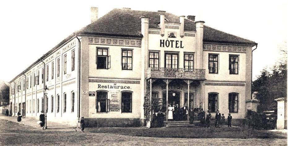 Penzion Česká Koruna Cáslav Exterior foto